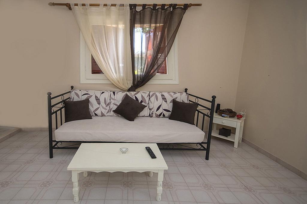 Paxos Santa Marina Villas جايوس الغرفة الصورة